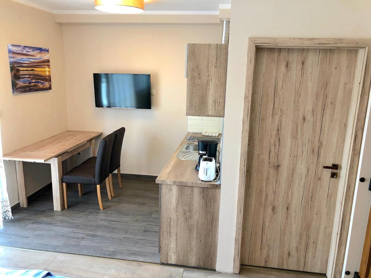 Unio Vendeghaz 1 Apartment Сиофок Екстериор снимка